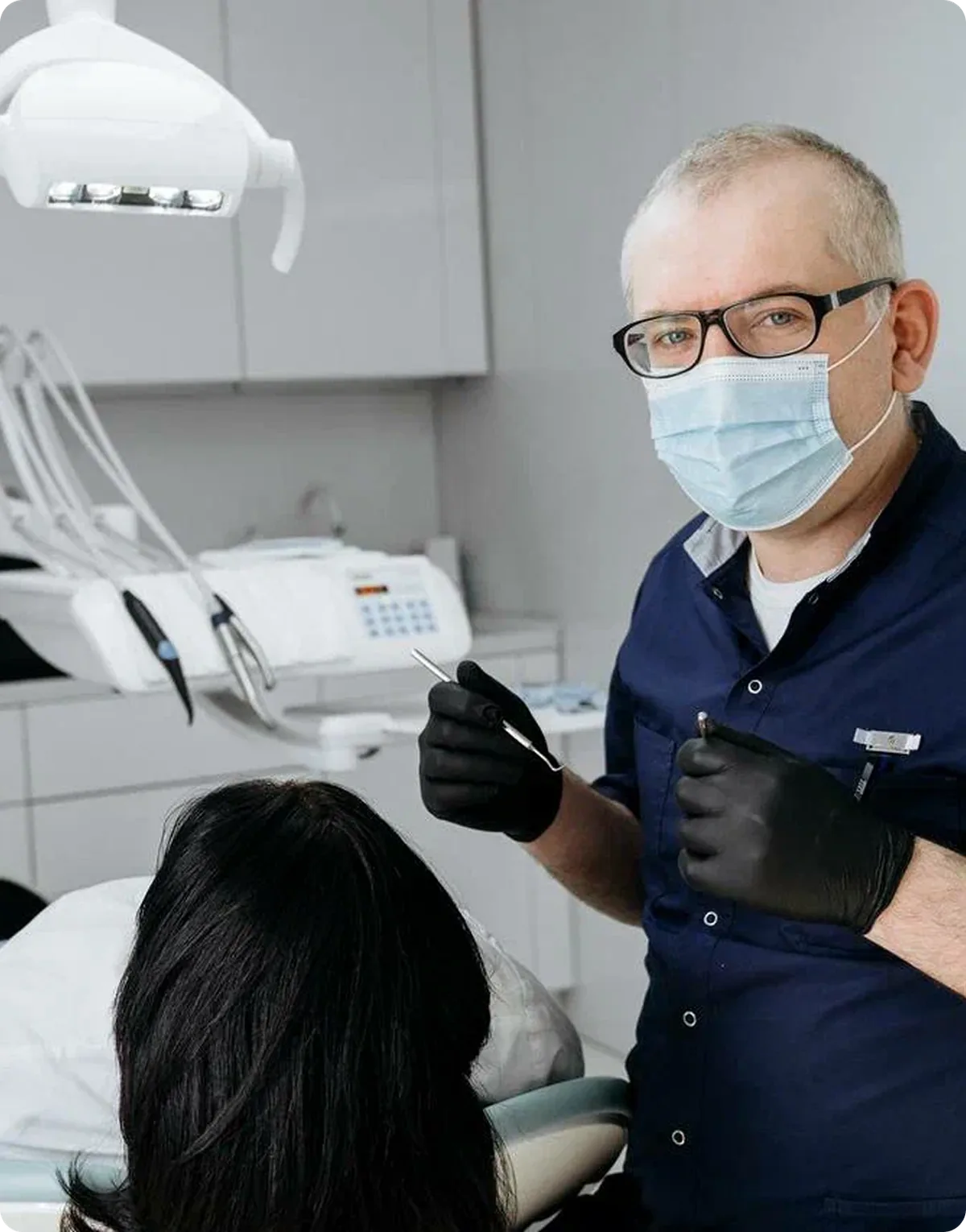 Բժիշկը պացիենտի ընդունելության ժամանակ Full Clinic-ում